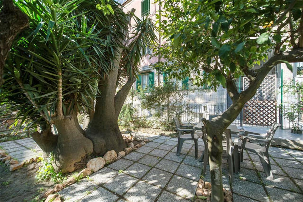 Garden House Apartments In Napoli Eksteriør billede